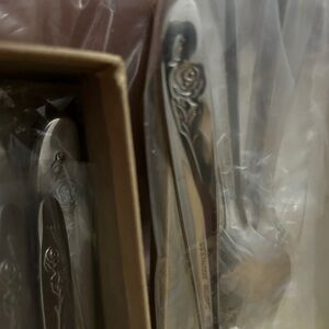 20 piece oneida Roseanne dinner ware